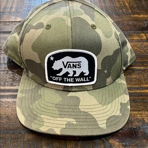 Vans camo flatbill SnapBack worn once as a pool hat EUC